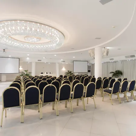 Otel Grand Pianeta