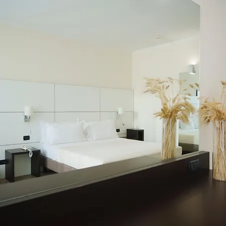 Grand Pianeta 4*