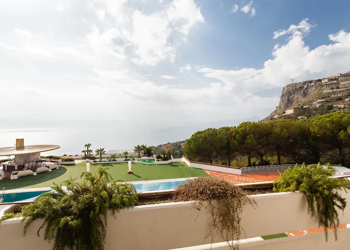 Grand Pianeta Hotel 4*